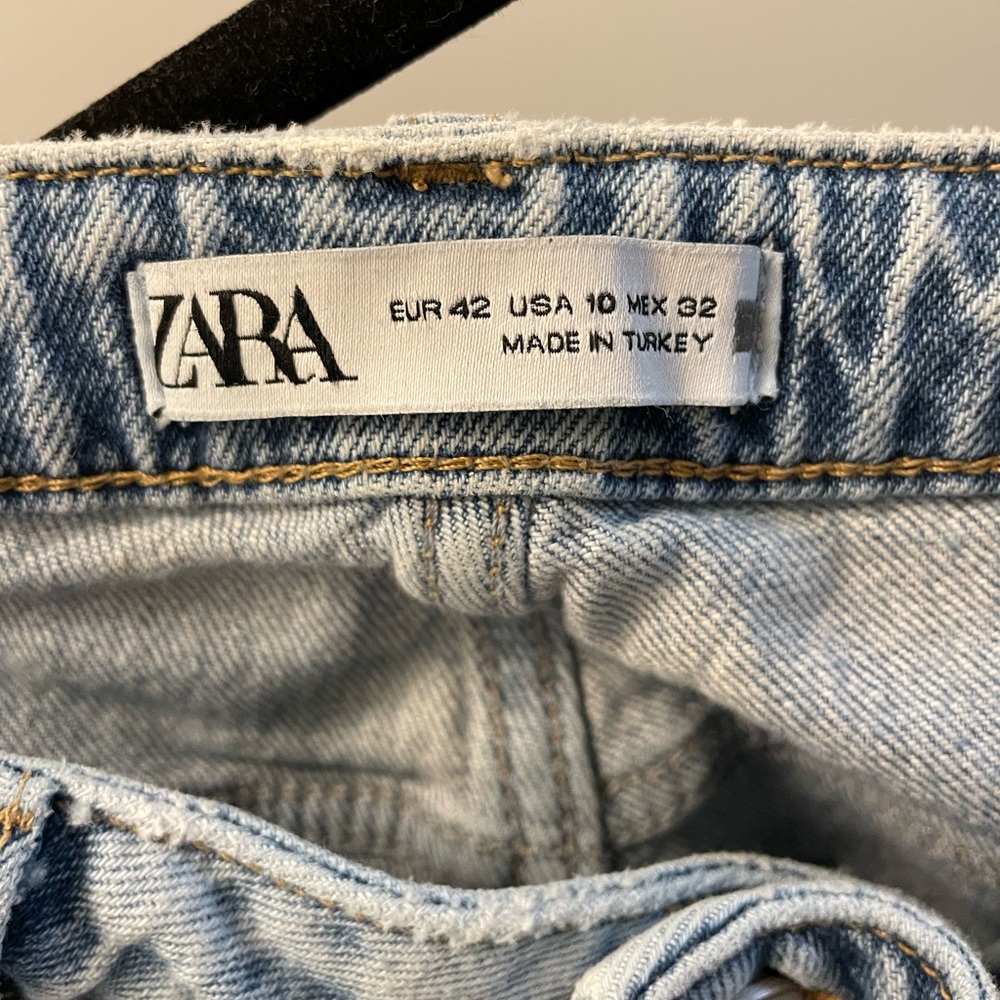 ZARA FLARED JEAN